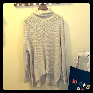 XL cozy Cupio light tan sweater